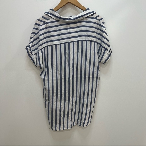 𝅺BEACH lunch lounge striped button down shirt - Picture 3 of 6